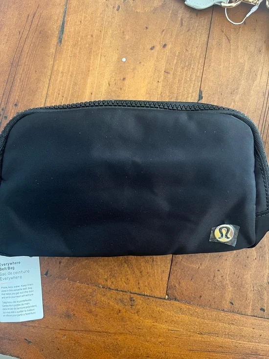 lululemon athletica Black Everywhere belt bag - Picture 1 of 2